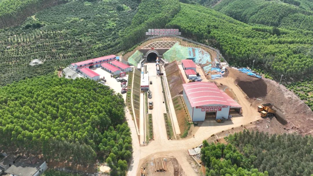 1687743948177893.jpg 1640.jpg